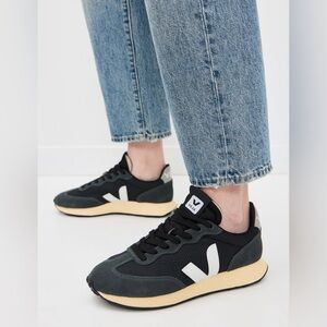 VEJA Rio Branco II Sneakers